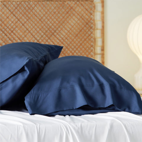 Bedsure twill weave surface emphasizes softness and smooth sleep experience.