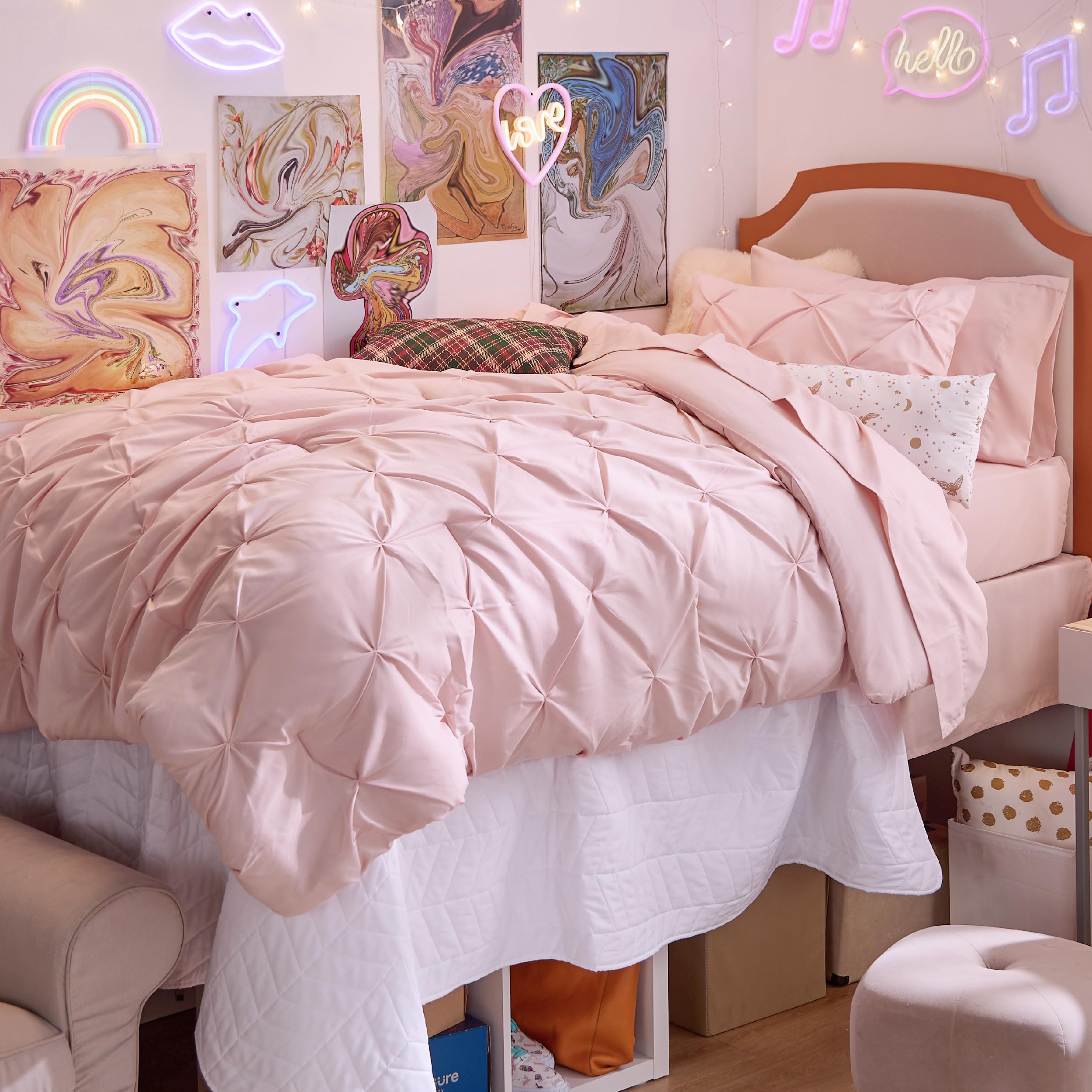 Bedsure pink sheet set with smooth microfiber finish for all-season comfort.