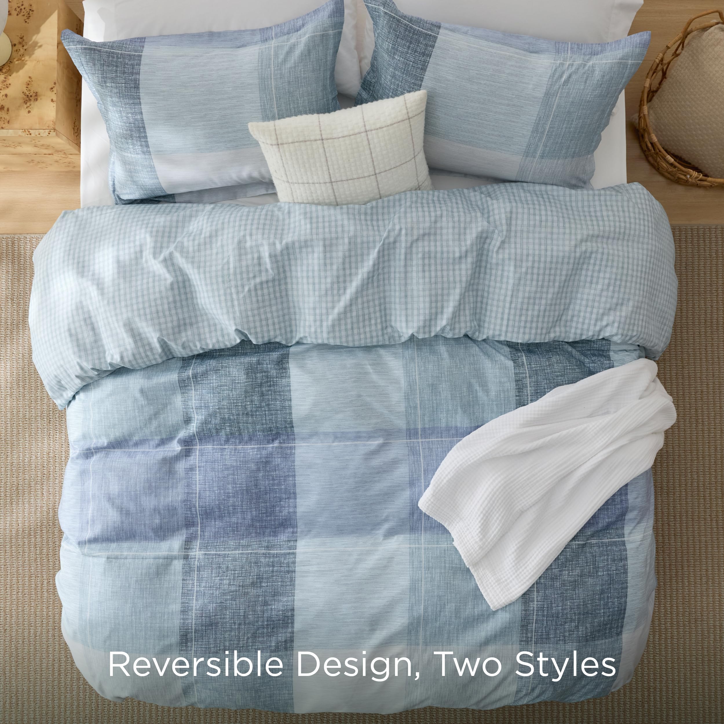 Bedsure blue pillow shams coordinate with the duvet cover for a cohesive look.