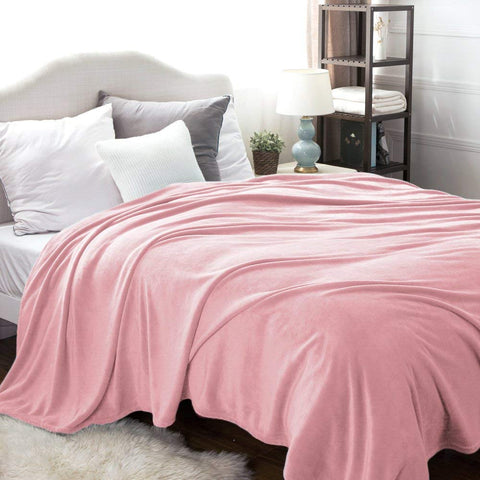 Bedsure gift-ready packaging highlighting the Valentines edition blanket.
