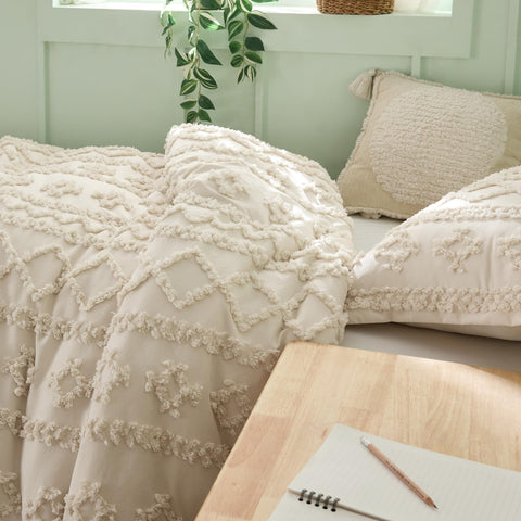Bedsure vintage boho design brings nostalgic charm to a modern room