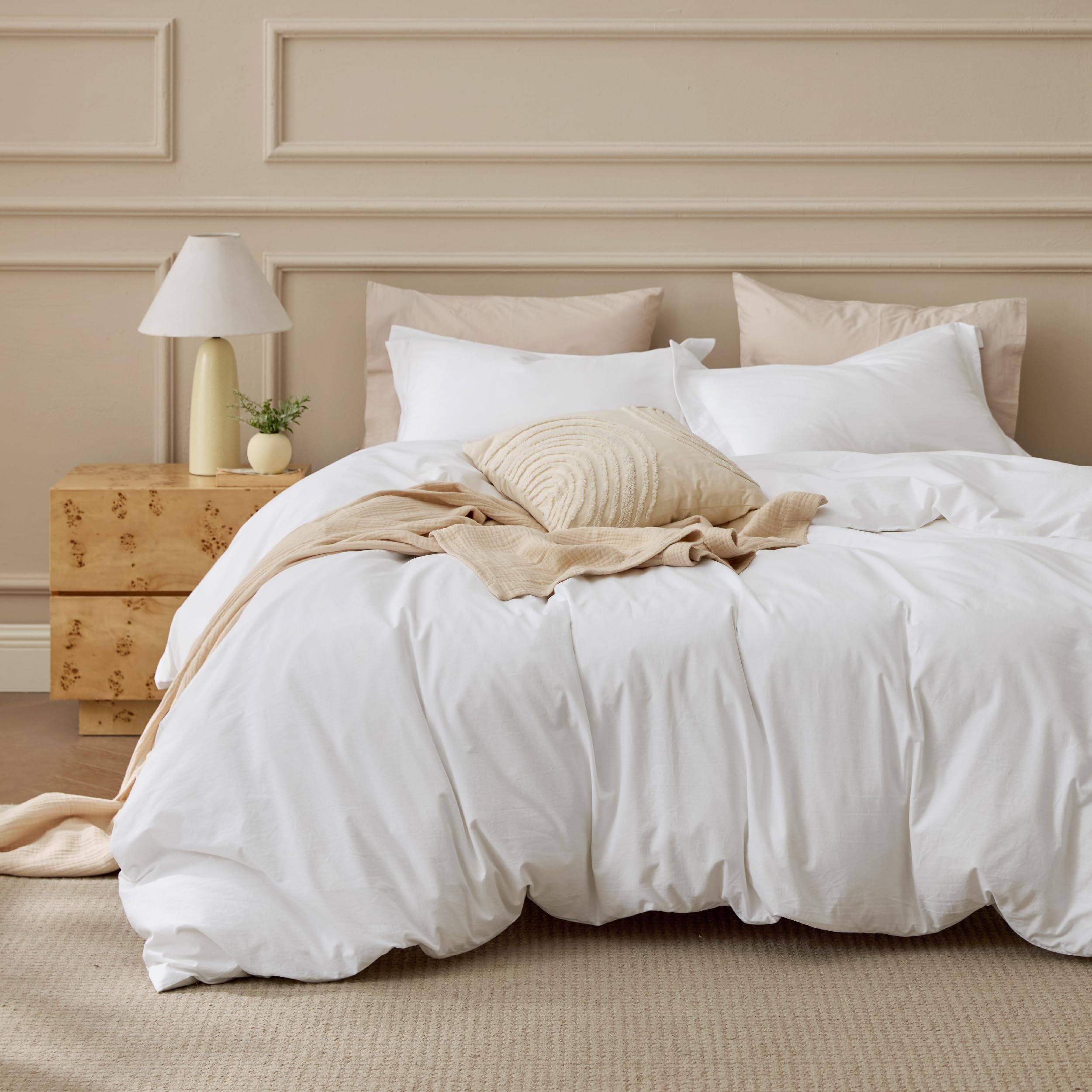 Bedsure washed cotton duvet cover texture close-up showing breathable fabric.