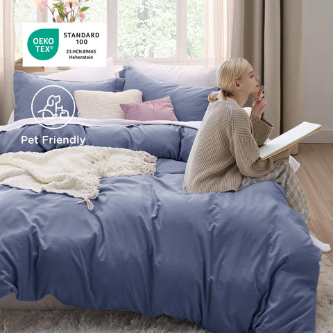Bedsure zipper-closure design simplifies changing bedding quickly.
