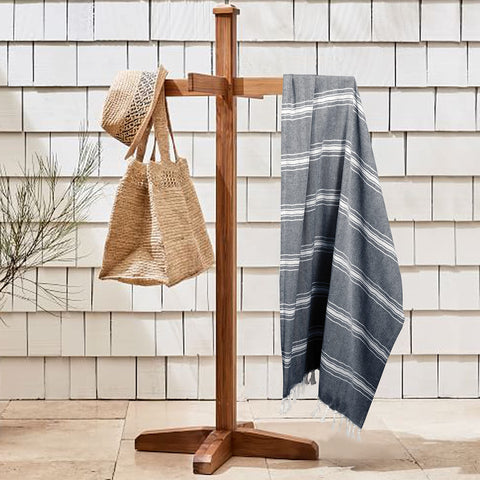 Belizzi Home peshtemal towel close-up texture, soft fibers and durable microfiber blend.