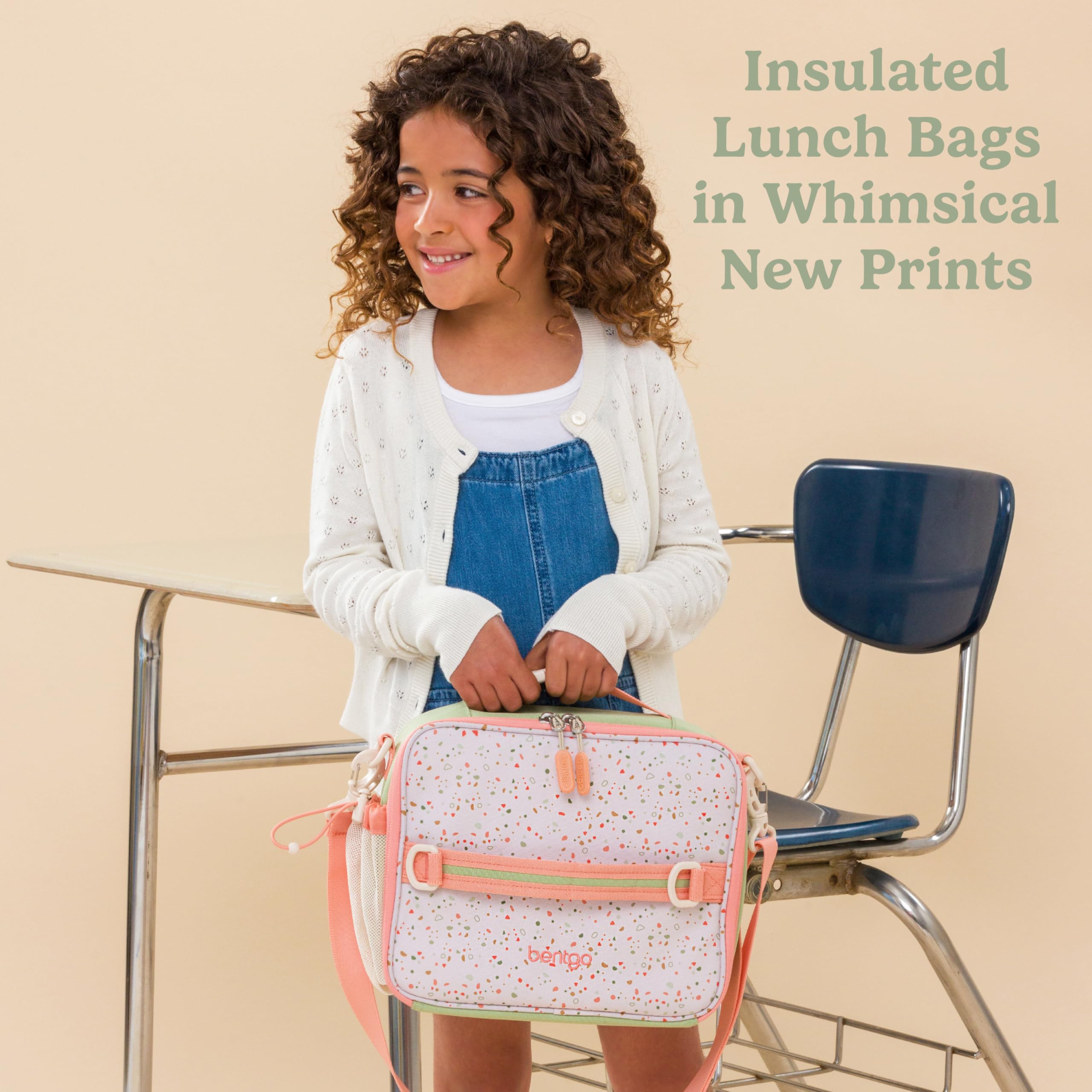Bentgo Kids lunch bag padded handle provides comfortable everyday carry.