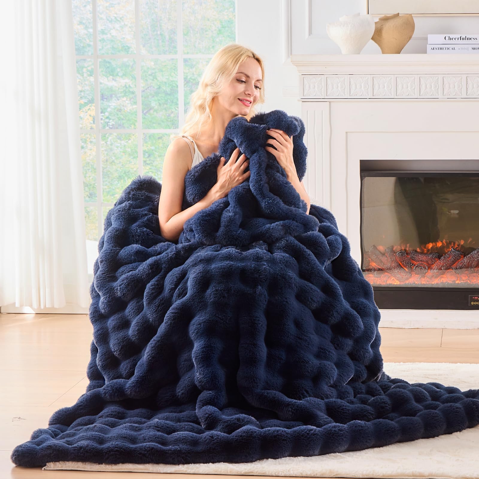BENVWE 1100GSM plush density offers warmth and softness.