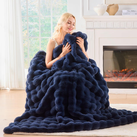 BENVWE 1100GSM plush density offers warmth and softness.