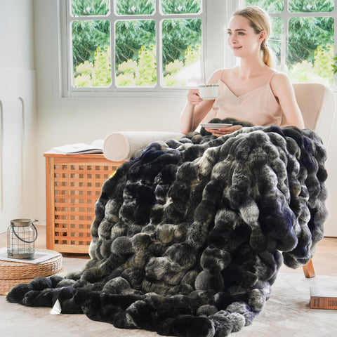 BENVWE elegant gift-worthy blanket adds luxury to any room.