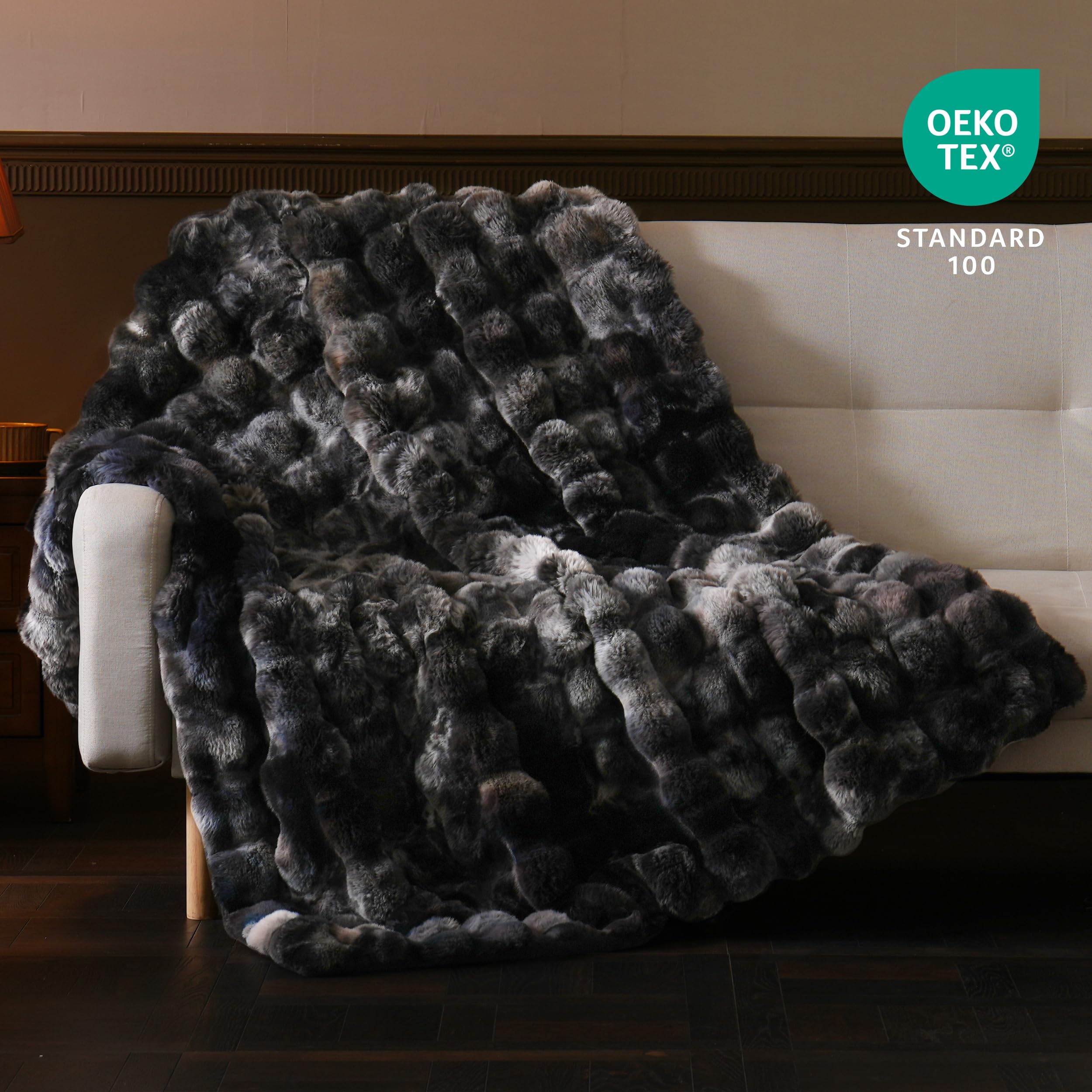 BENVWE double-sided fur blanket with soft reverse side for plush comfort.