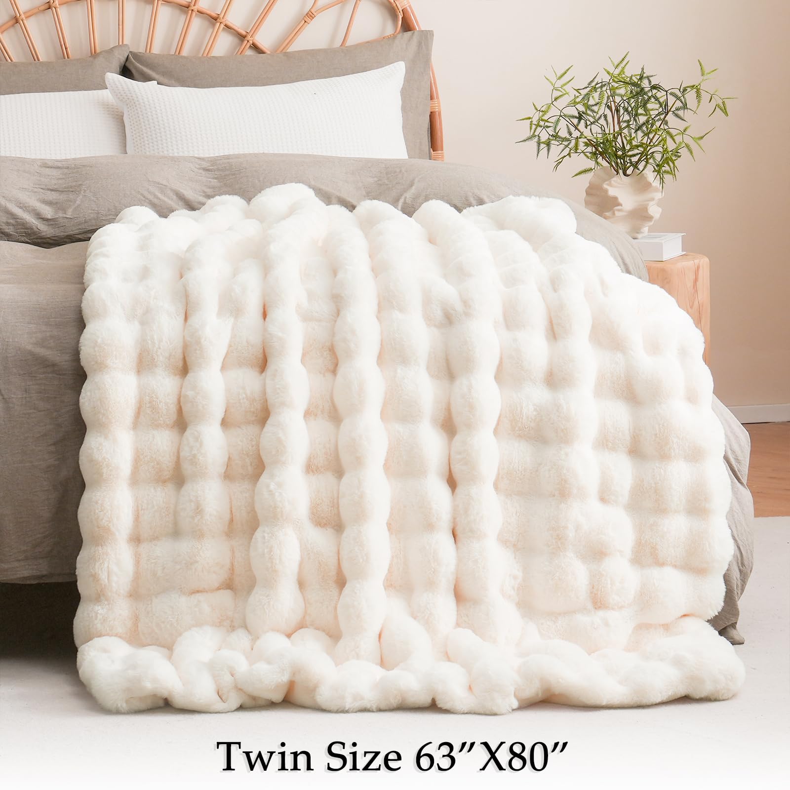 BENVWE enhances couch or bed lounging with soft warmth