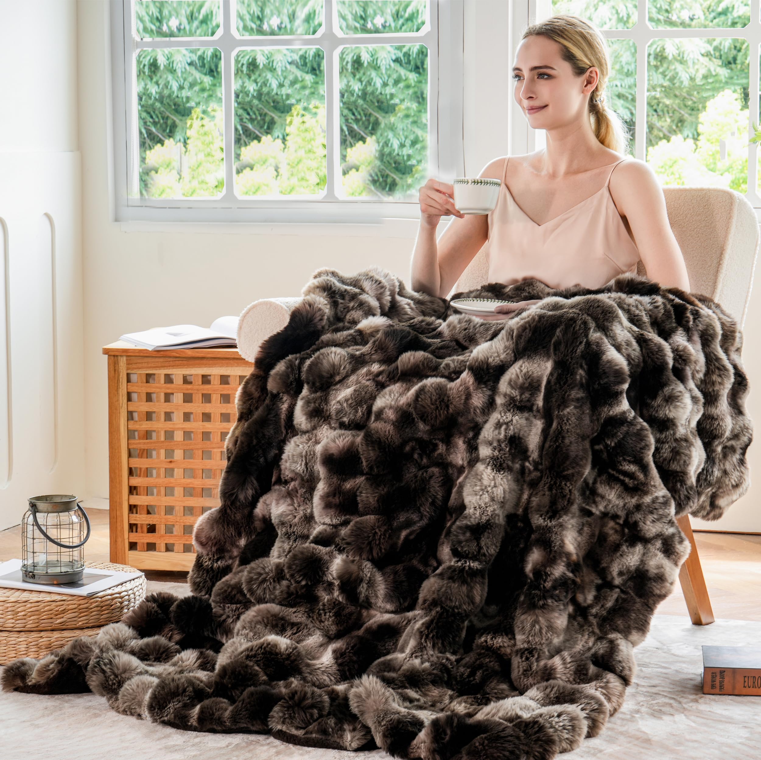 BENVWE tie-dye coffee color accentuating cozy interiors