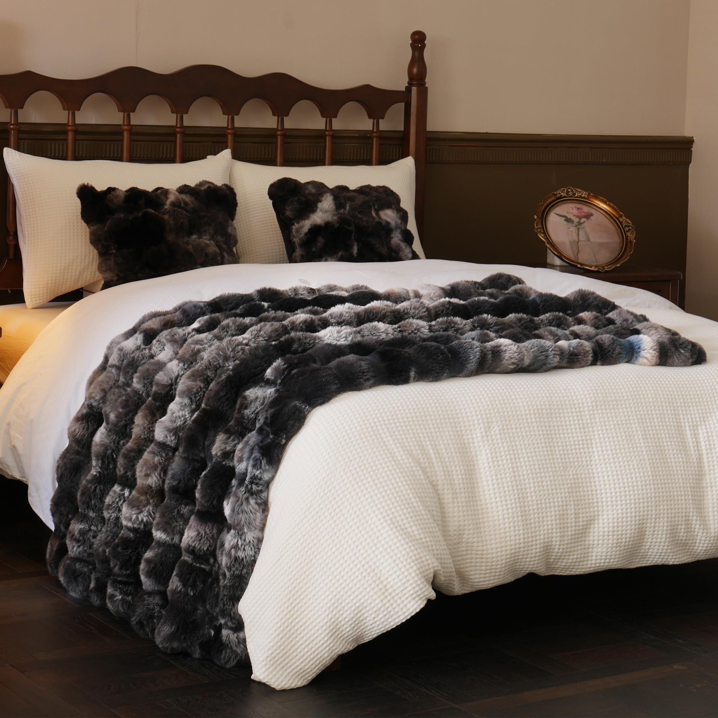 BENVWE premium plush texture visible in a living room setup.