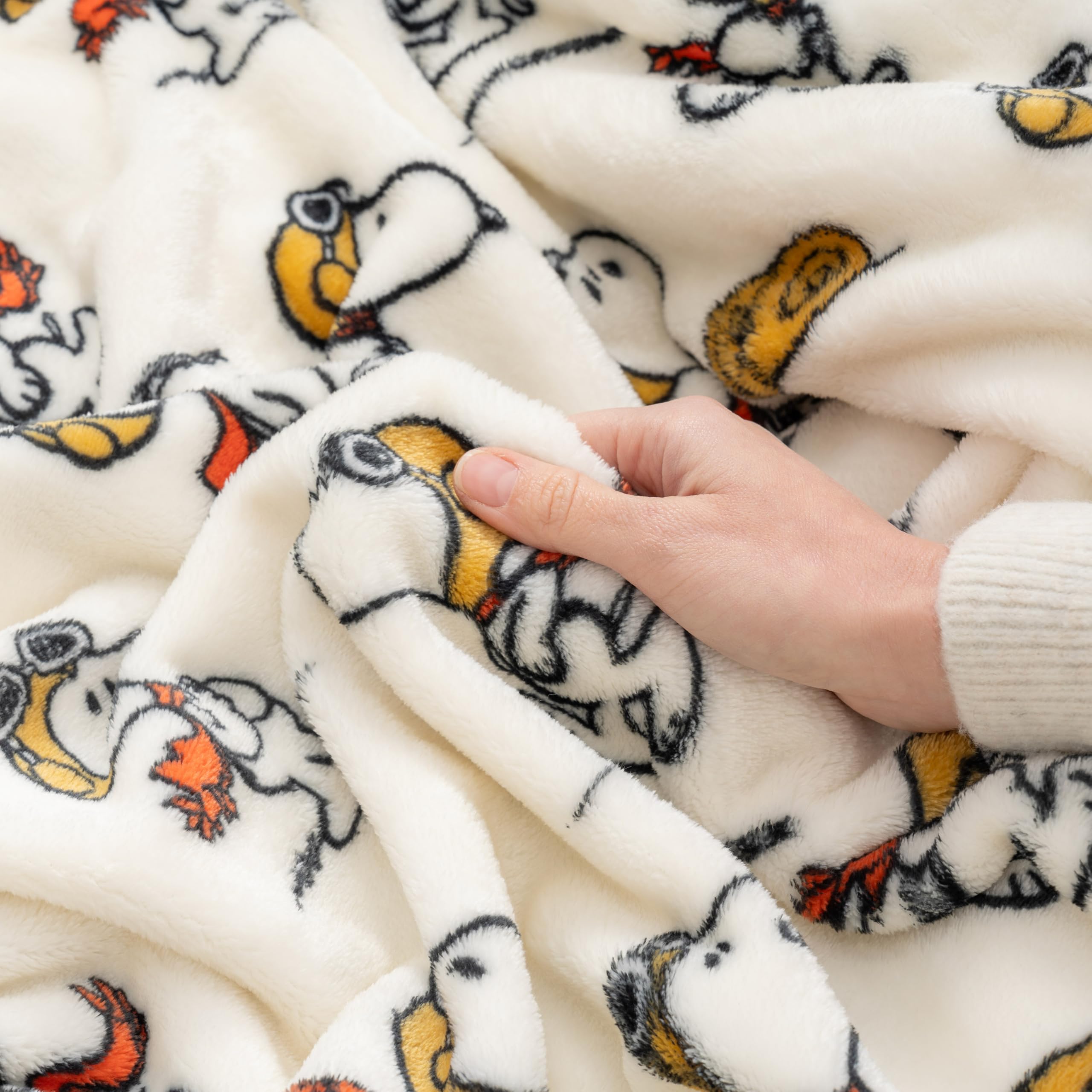 Berkshire Blanket Peanuts official licensing logo visible on product