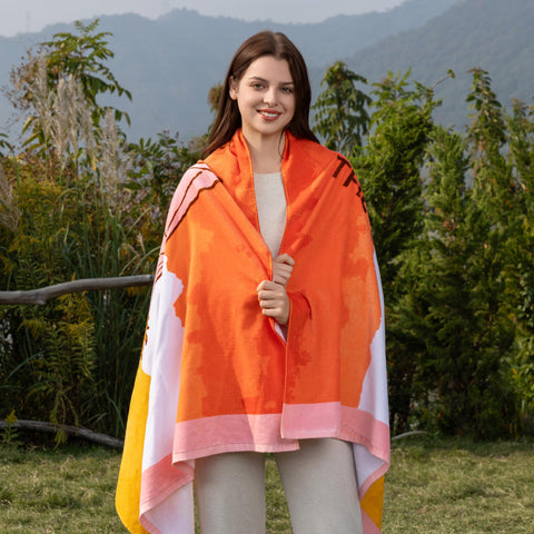 Berkshire Blanket Snoopy towel machine-washable for easy care after beach trips.