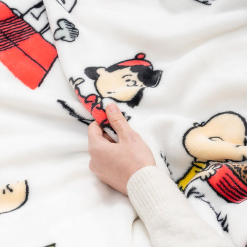 Berkshire Blanket VelvetLoft Peanuts Snoopy Throw size-55x70, oversized warmth for chilly evenings.