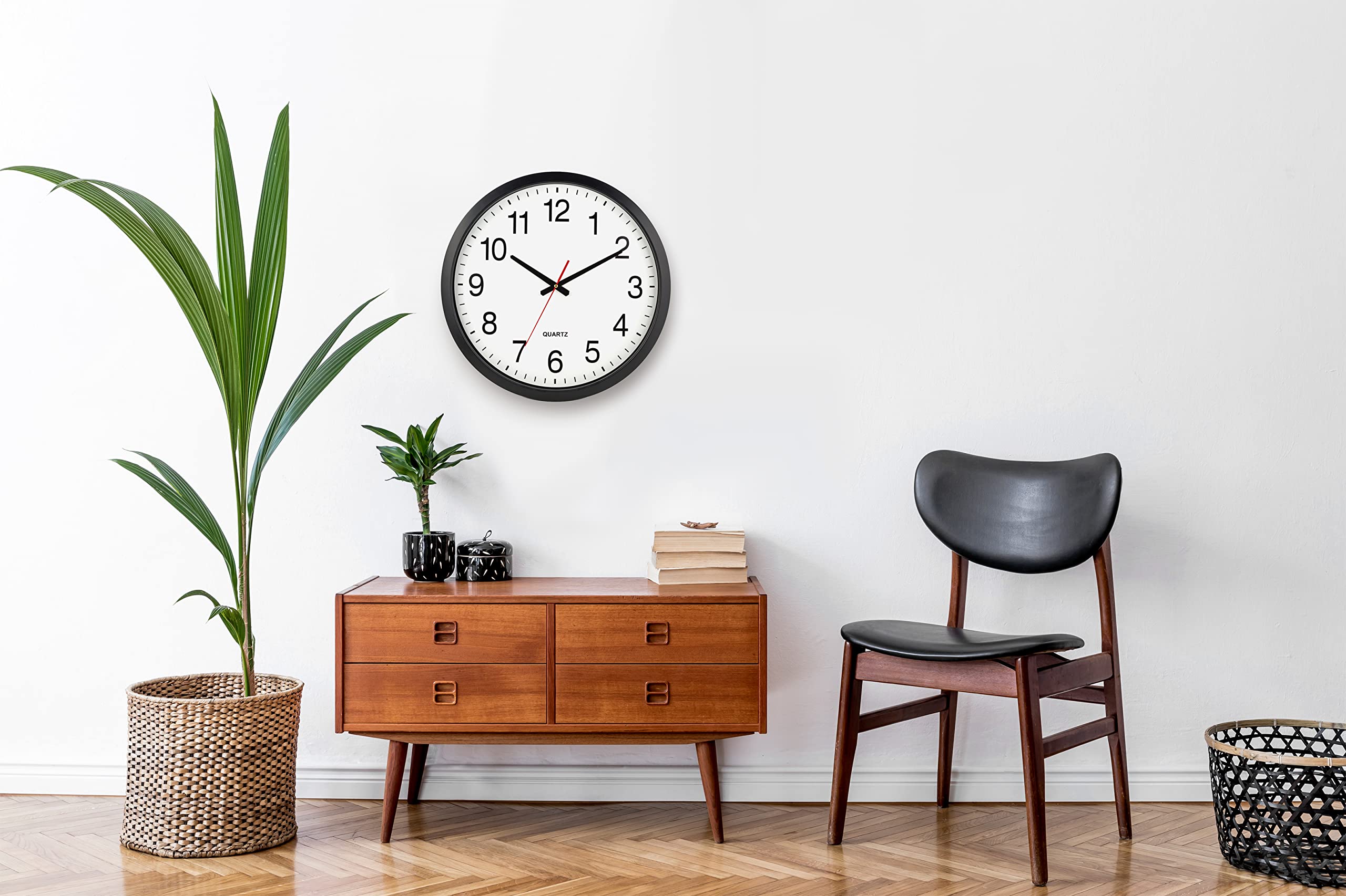 Bernhard Products silent quartz mechanism with non-ticking sweep, ideal for focus.