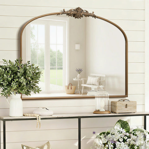 Besdomus Dressing room gold mirror enhances routines with style.