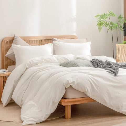 BESTOUCH duvet cover showing interior ties and a hidden zipper.