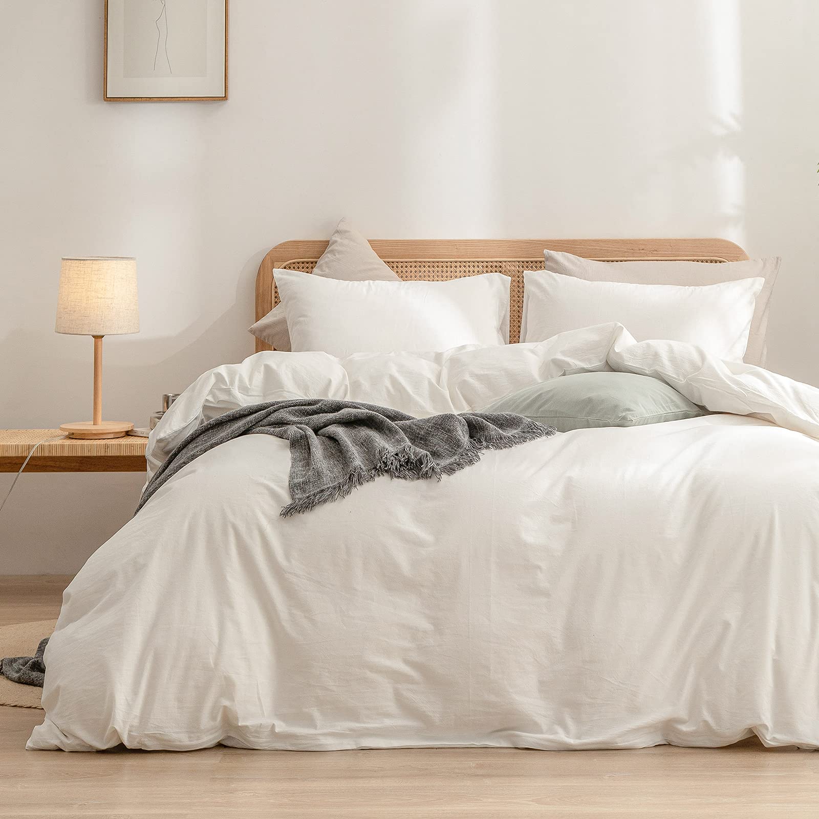 BESTOUCH duvet cover in off-white with linen-like texture, soft and breathable for comfortable nights.