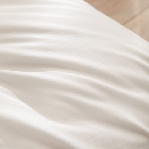 BESTOUCH easy-care, machine-washable bedding for effortless upkeep.