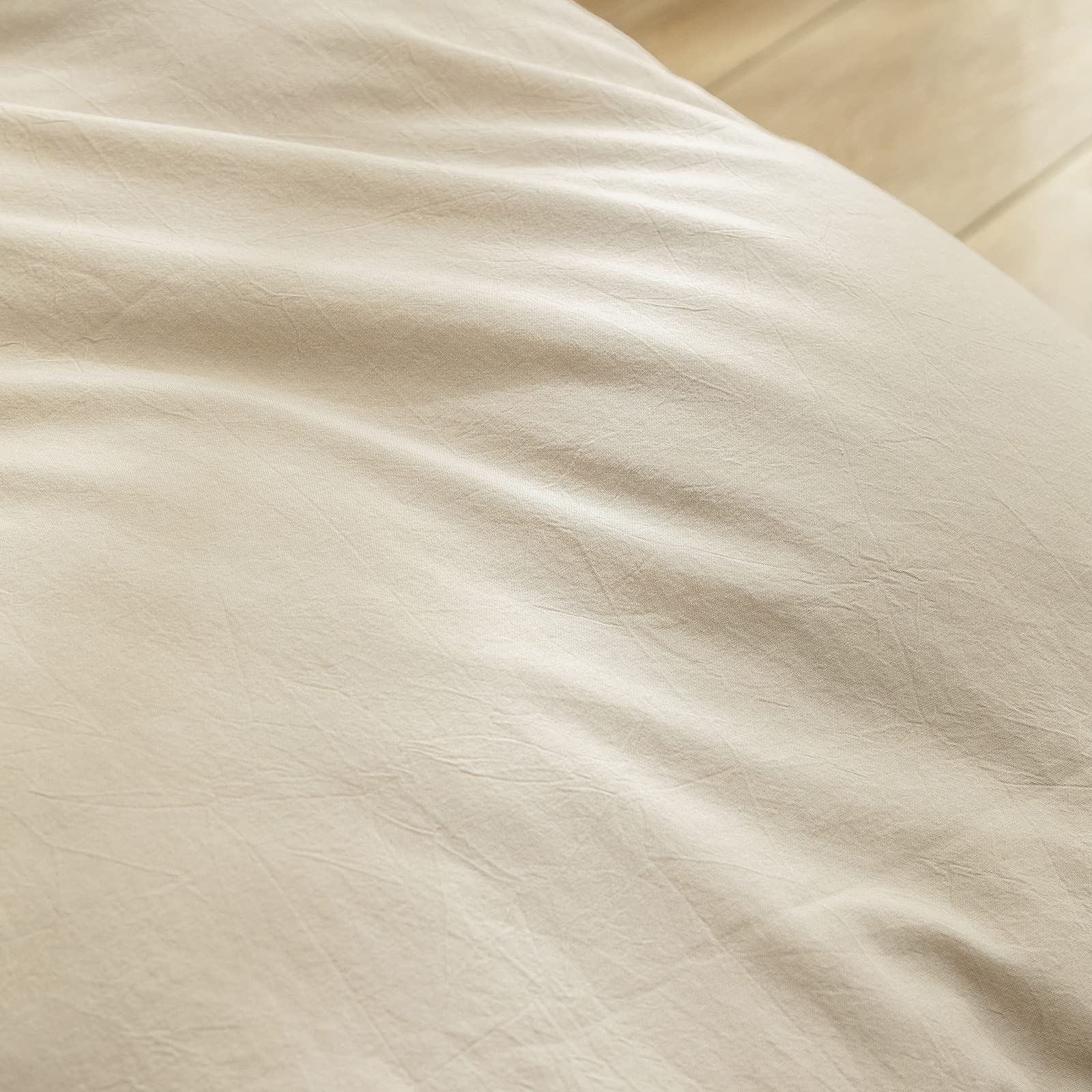 BESTOUCH zip closure keeps the duvet secure through nightly movement.