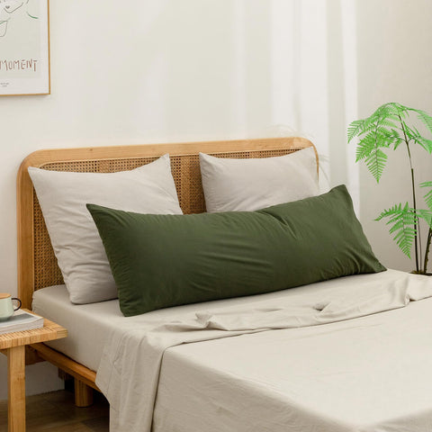 BESTOUCH pillowcase with envelope closure keeps pillow secure and tidy