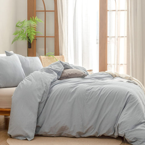 BESTOUCH queen 3-piece set includes duvet cover and two pillowcases for easy styling.