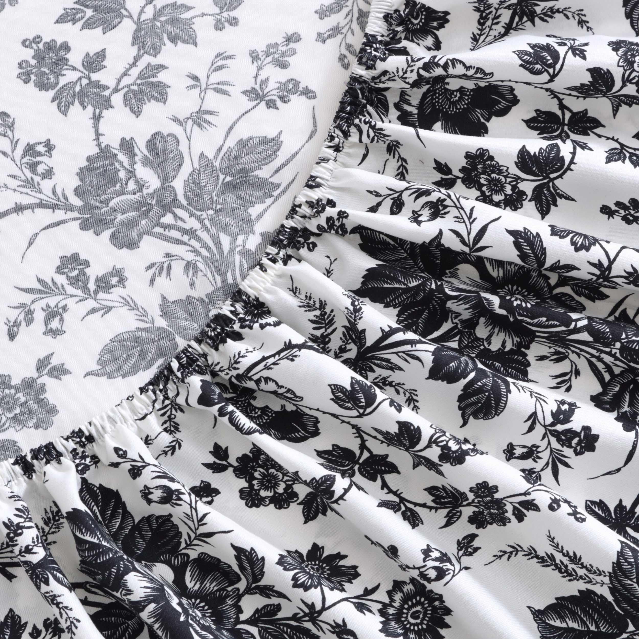 Betsey Johnson sheet set includes fitted, flat sheets and two pillowcases