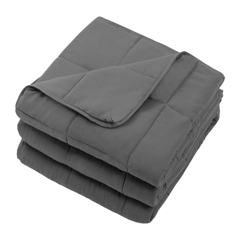 Soft microfiber fabric of BETU weighted blanket feels cozy and breathable.