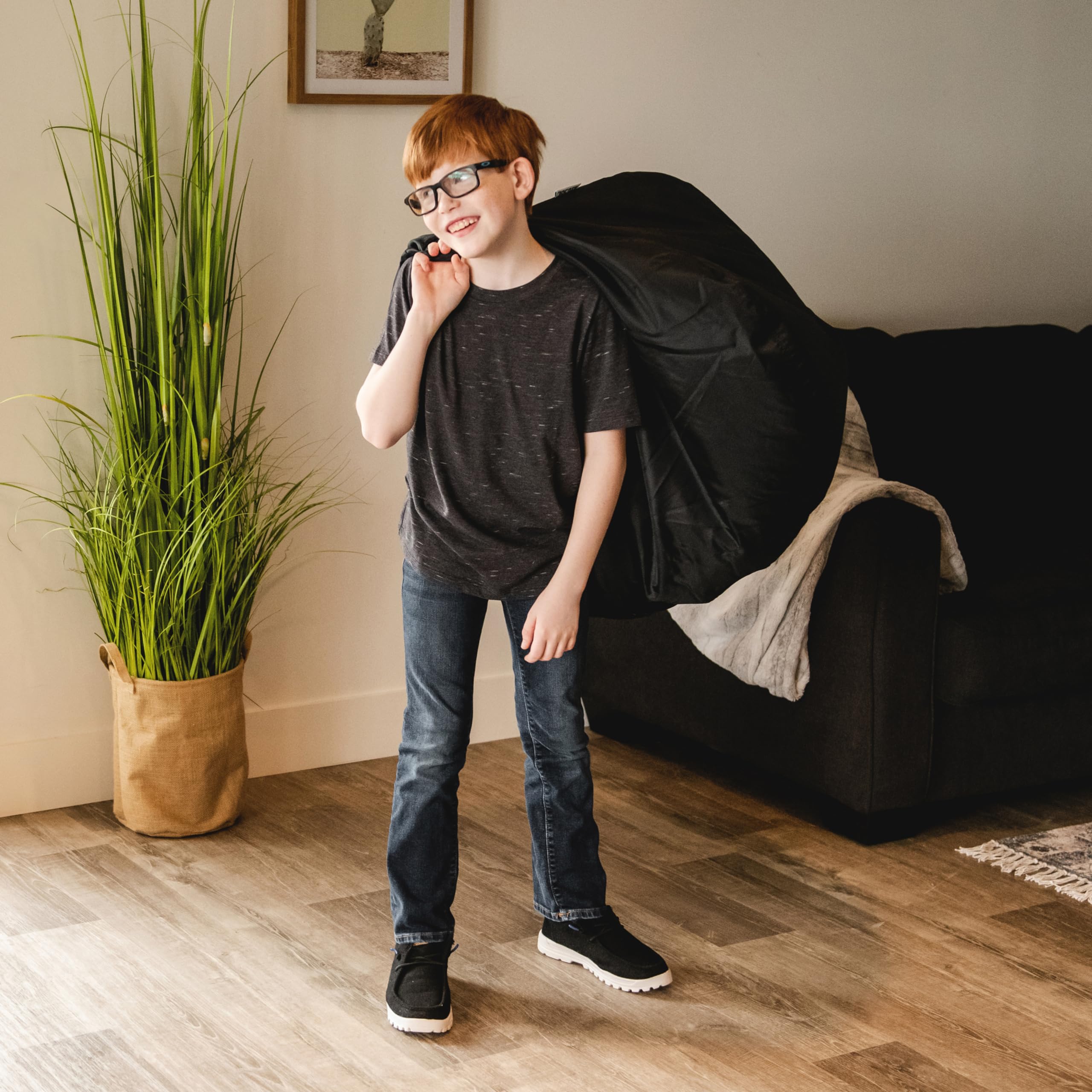 Big Joe built-in handle makes portability easy for little hands