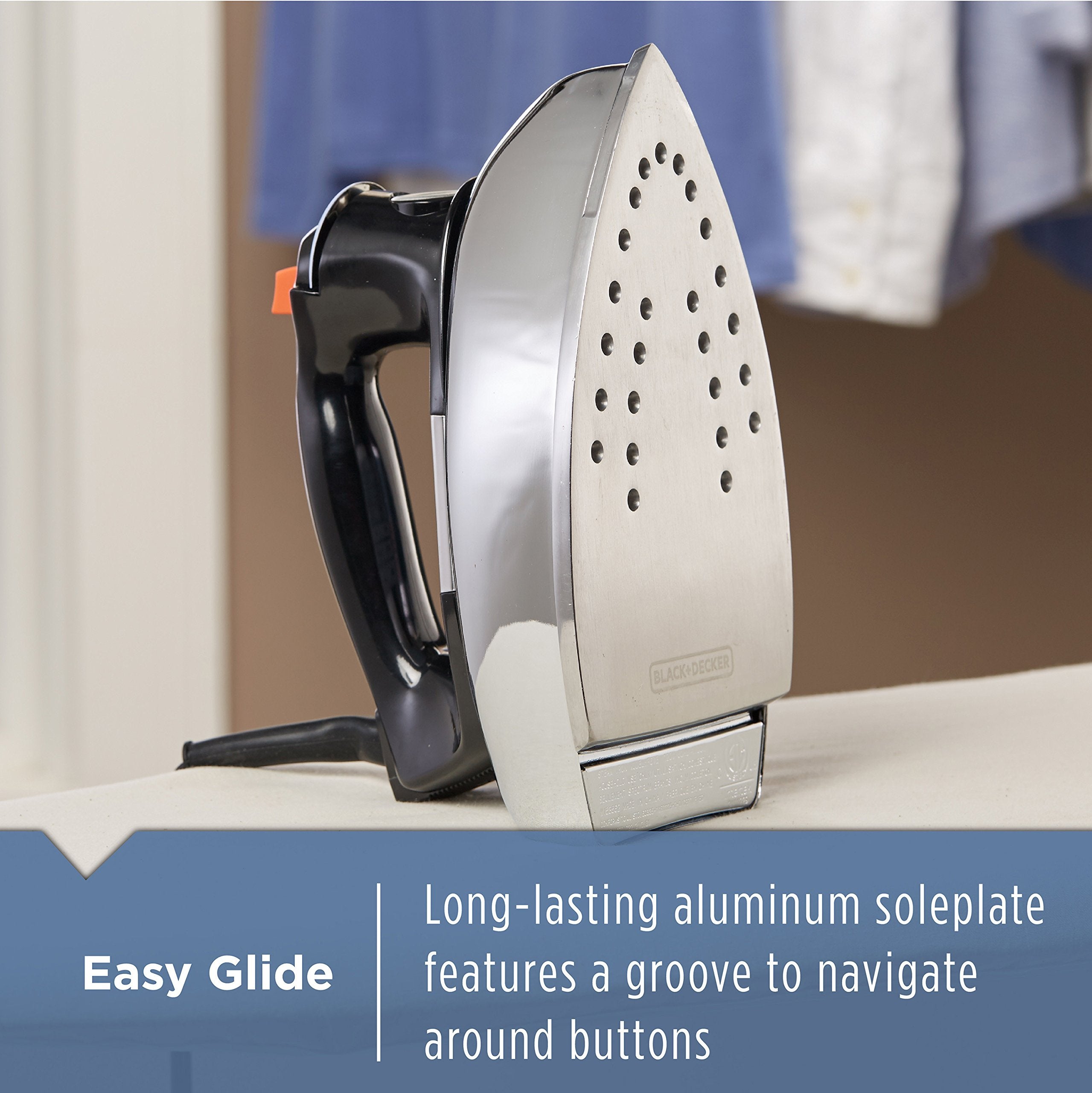 BLACK+DECKER Classic Iron 1100W power for quick heat-up and performance