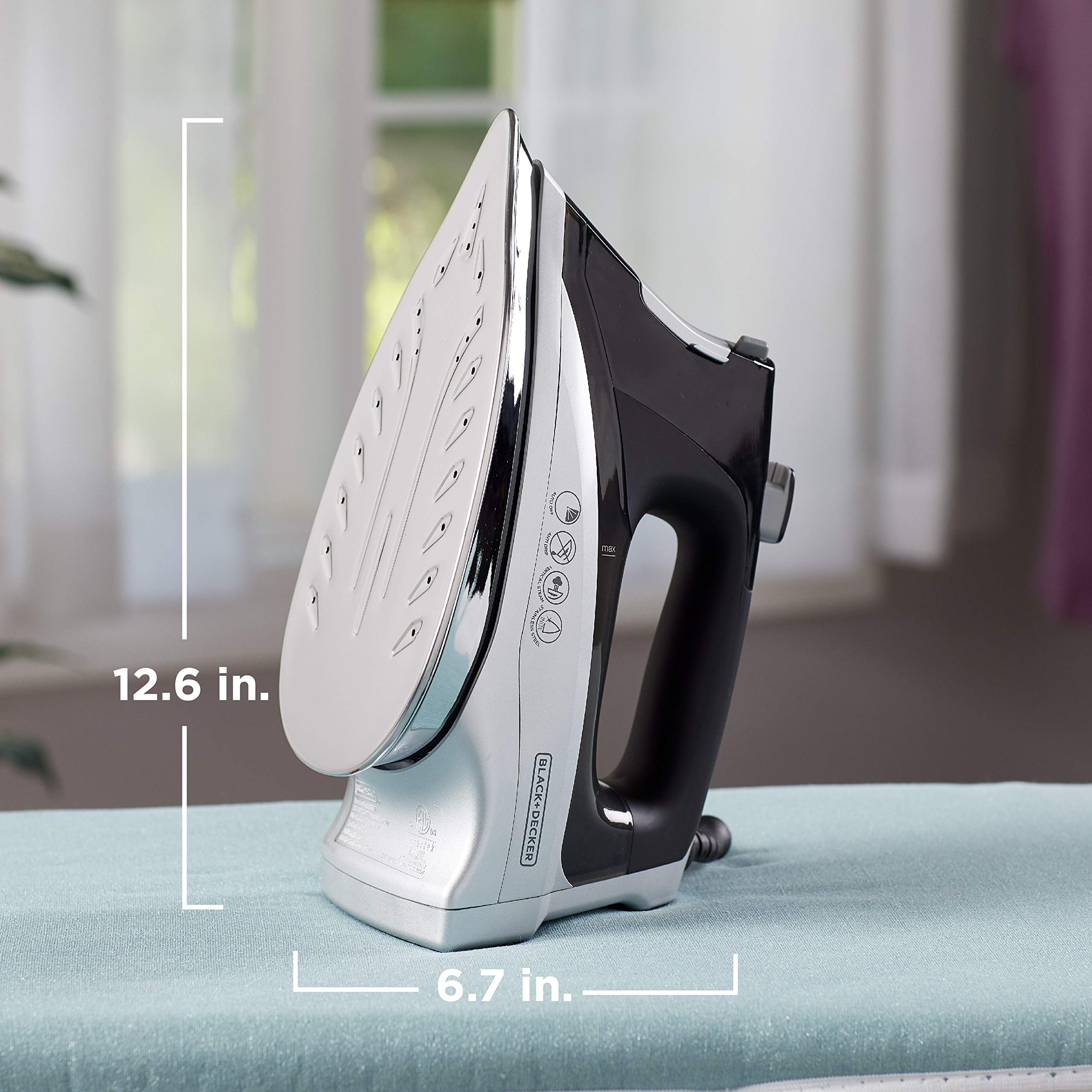 BLACK+DECKER Allure anti-drip design prevents leaks for clean ironing, even with high heat.