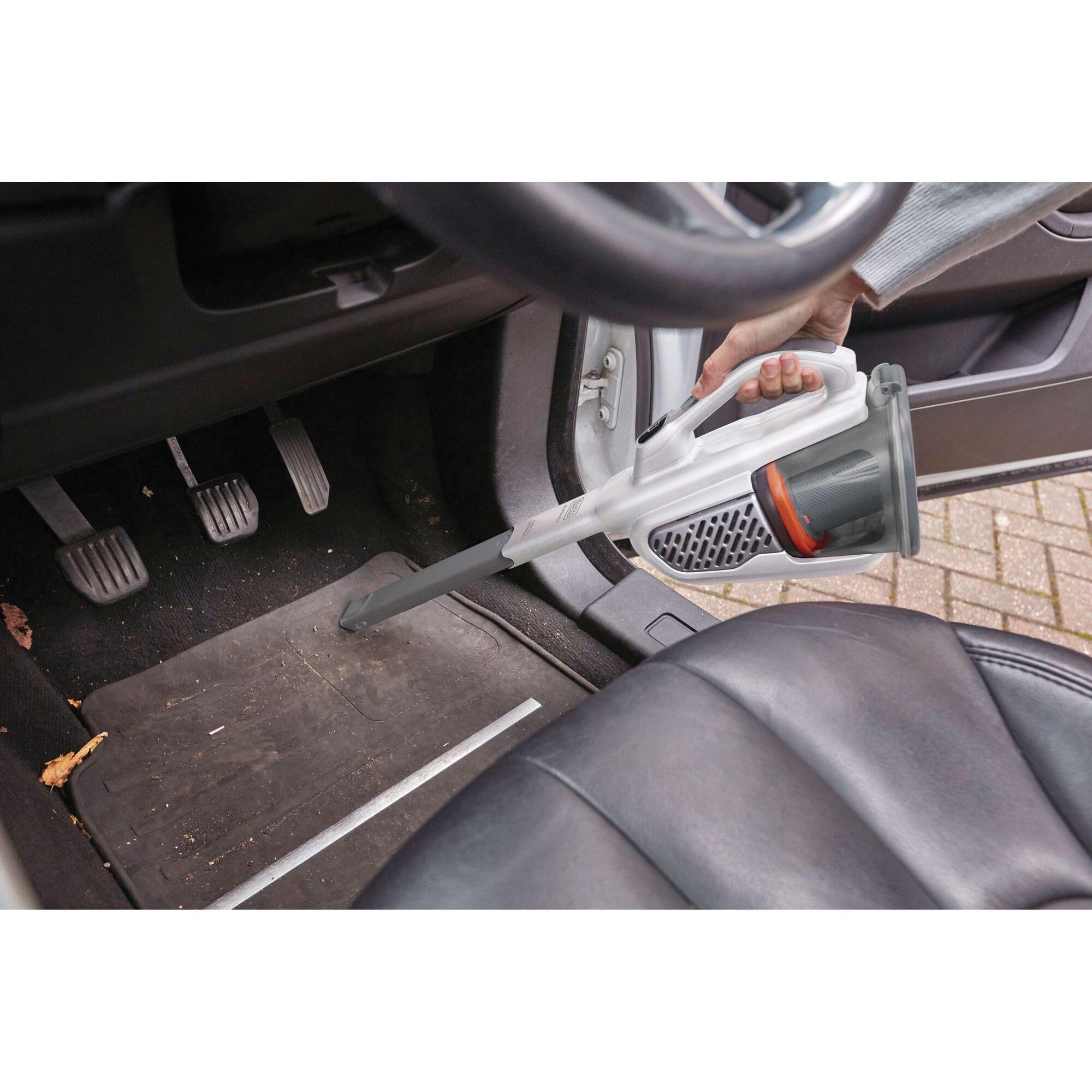 BLACK+DECKER Dust Buster AdvancedClean+ two speeds for adaptable cleaning.
