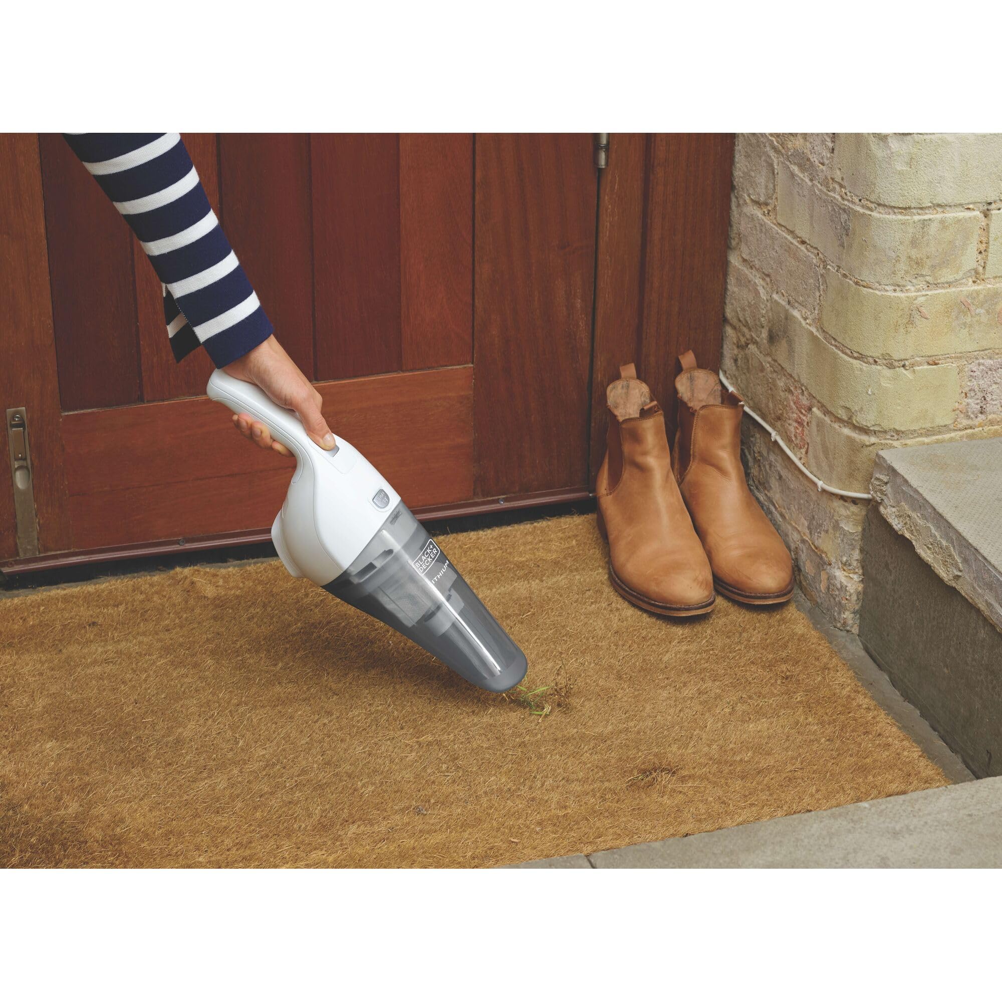BLACK+DECKER HNV220BCZ10FF upholstery brush included for fabric dusting