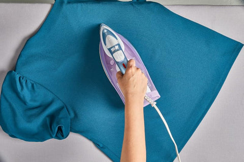 Black+Decker Moonstone Iron Auto Clean maintains mineral cleanliness