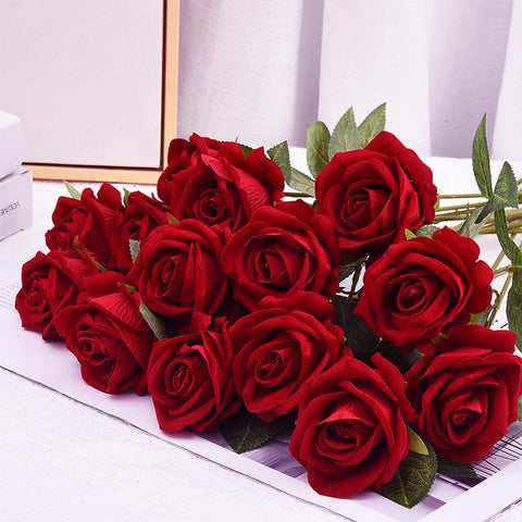 BLEUM CADE bendable stems enable flexible flower arrangements