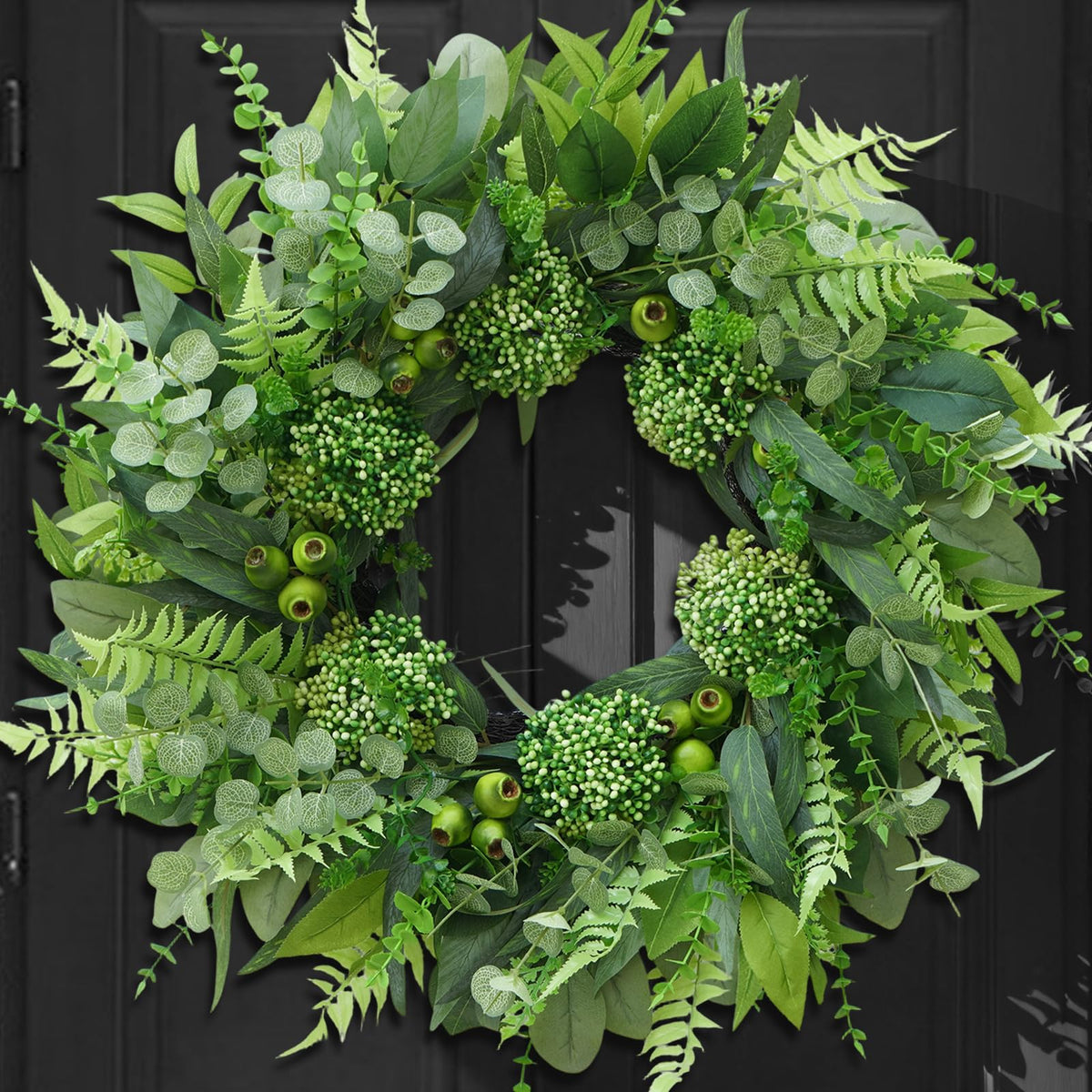 Bloeien eucalyptus leaves detail for natural year‑round wreath look