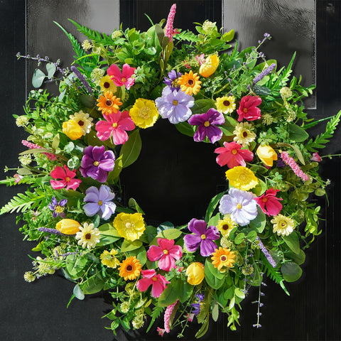 Bloeien fade-resistant wreath stays vibrant year-round with minimal upkeep.