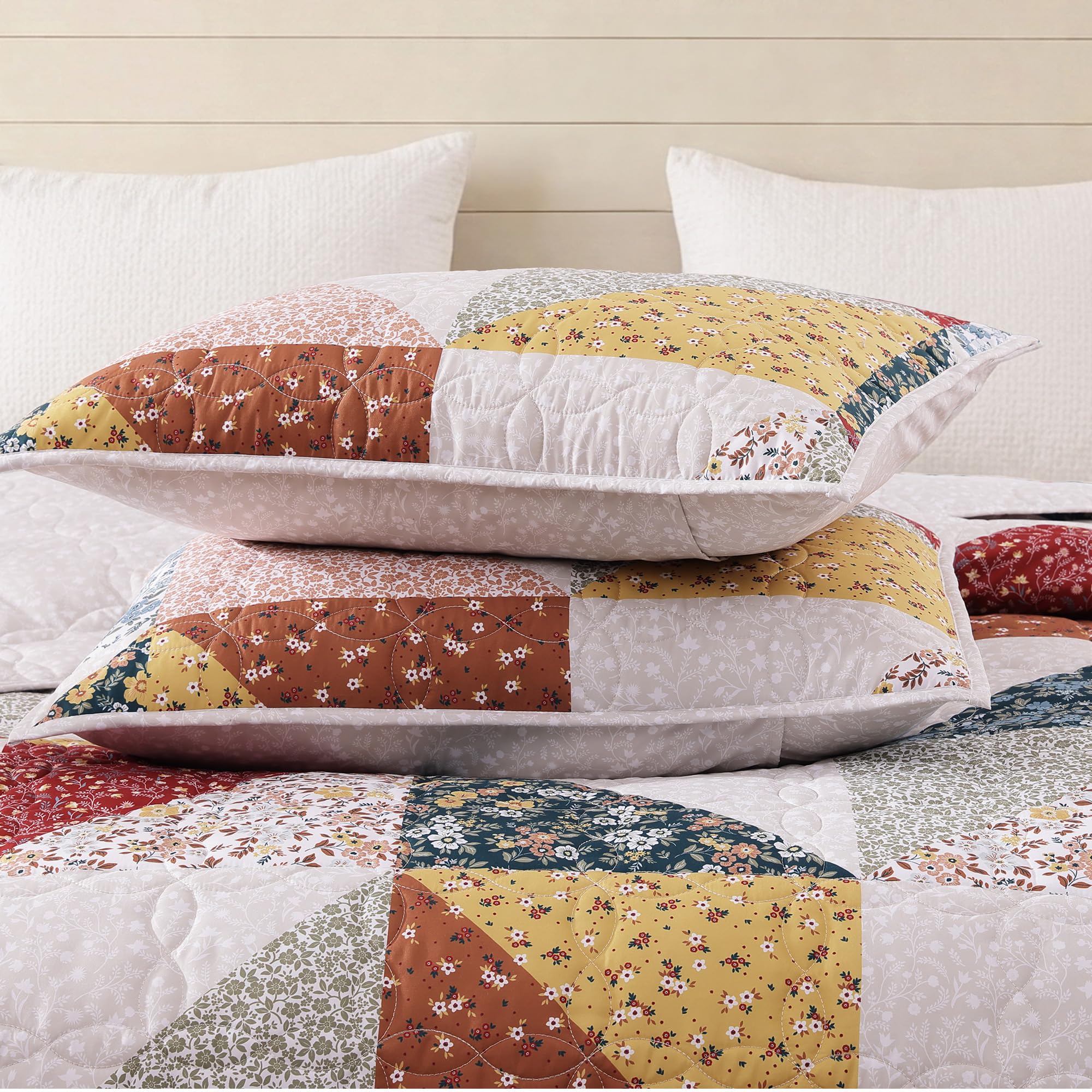 BLOOMHAVEN soft microfiber fabric provides a gentle touch and comfort.