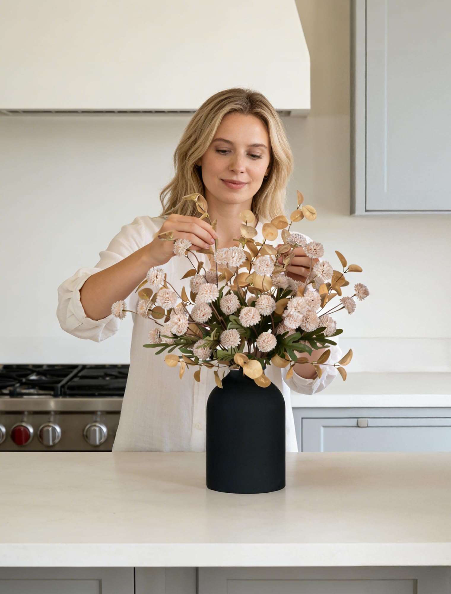 Bendable BLOSMON stems allow simple DIY reshaping to suit your space.