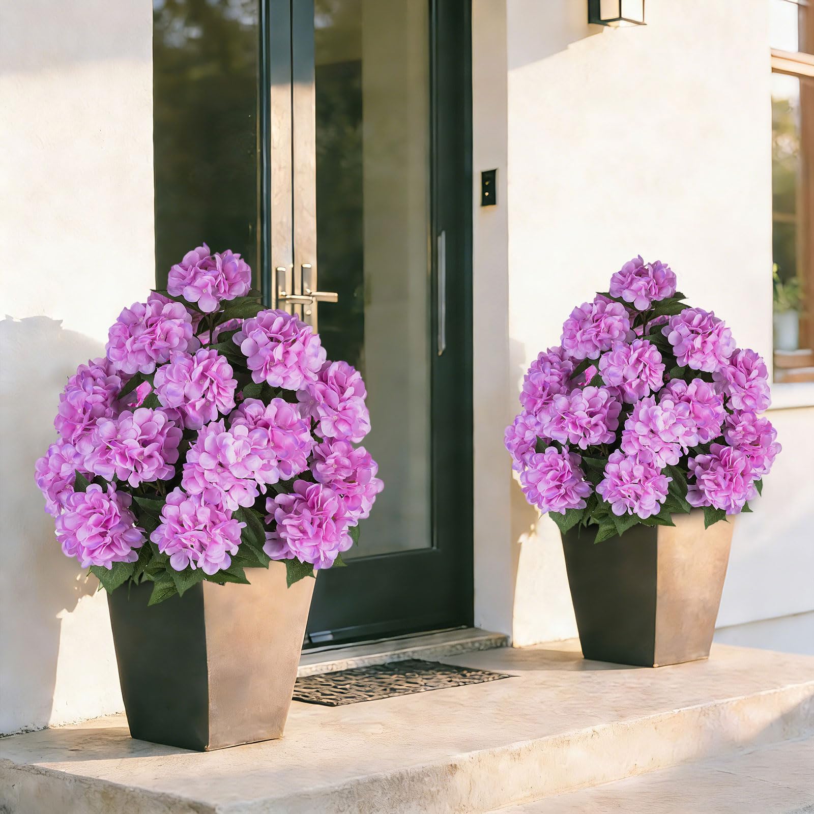 BLOSMON flexible branches allow easy custom arrangements