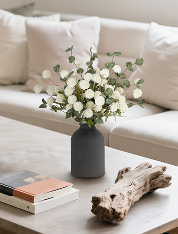 BLOSMON gift-ready white flower centerpiece suitable for housewarmings
