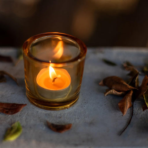 Bluecorn tea light uses natural cotton wick for steady flame