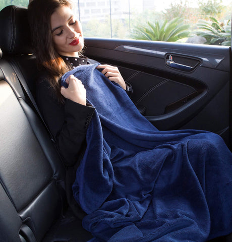 BlueHills luggage belt attachment secures blanket to luggage