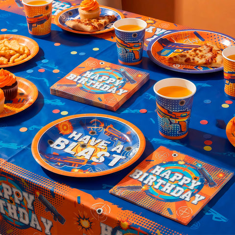 BOIUNPARTY Dart War tablecloth adds color and surface protection