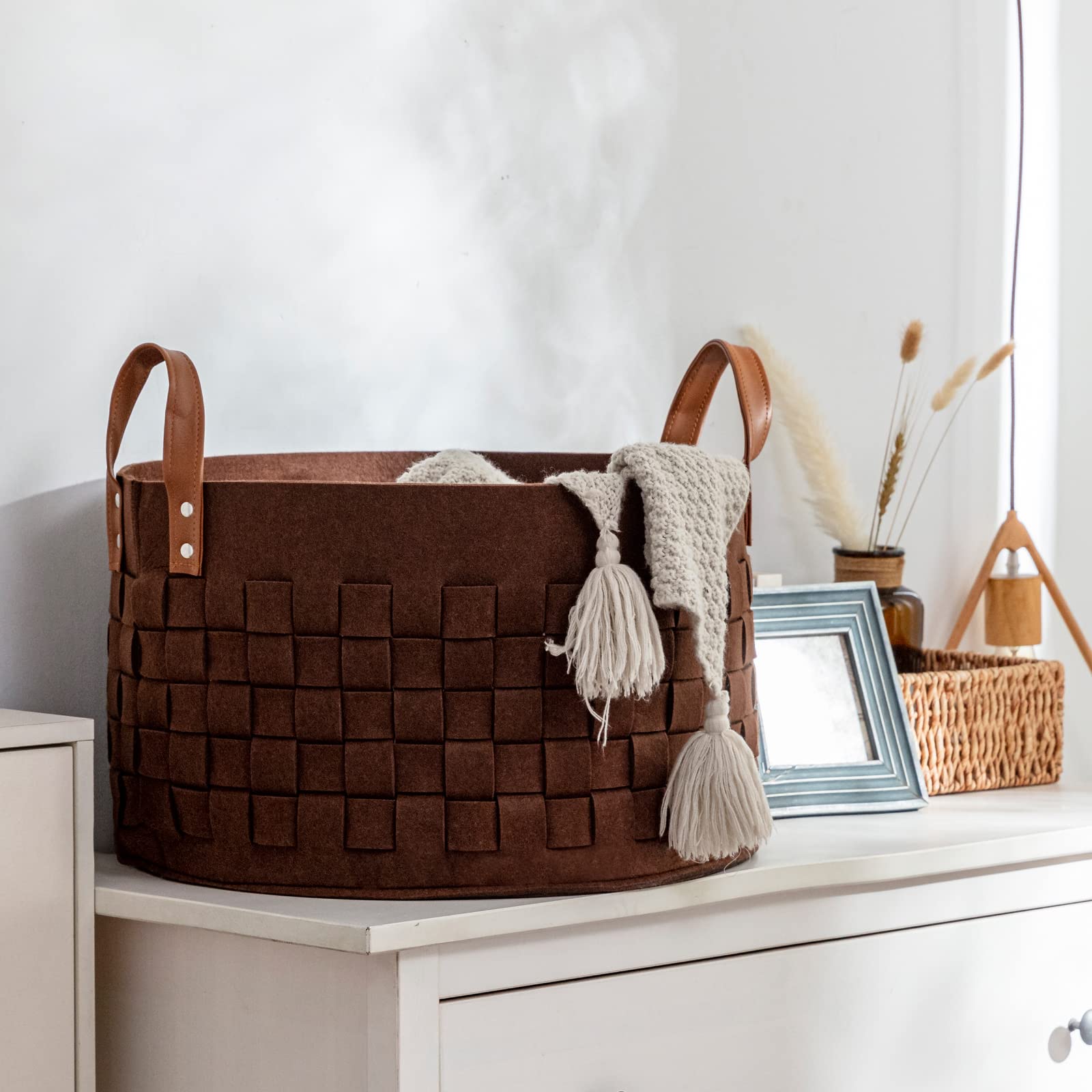 Boldmonkey felt basket protects furniture from scratches.