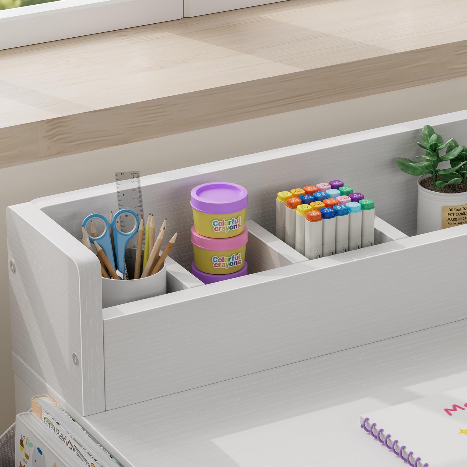 BOLUO ergonomic design of kid chair and desk set