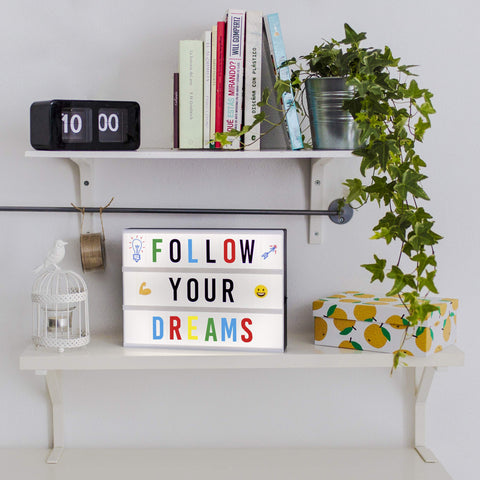 BONNYCO Cinema Light Box powered by USB cable for easy placement.