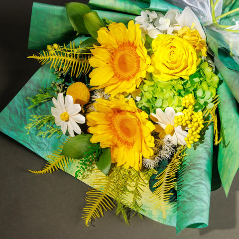 Bonsion preserved bouquet on shelf, maintenance-free indoor decoration