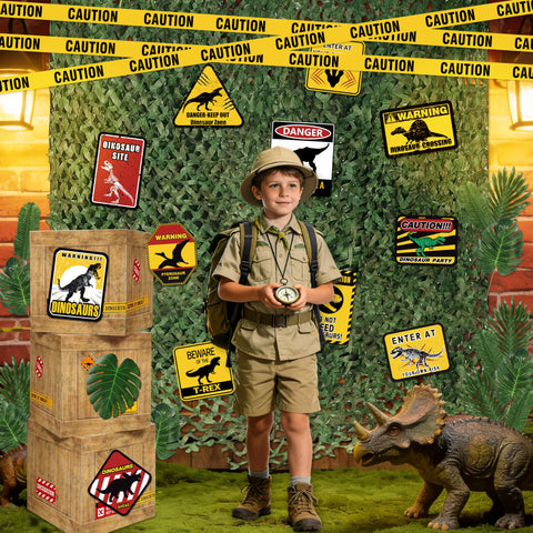 BORAMDO camo-netting backdrop creates flexible, lightweight jungle scenery.